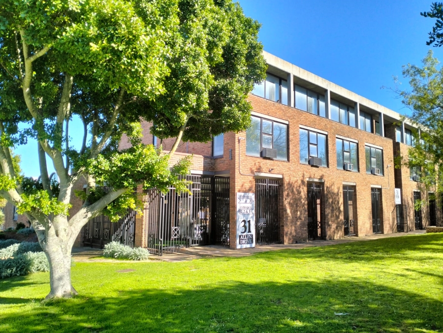 To Let commercial Property for Rent in Loevenstein Western Cape